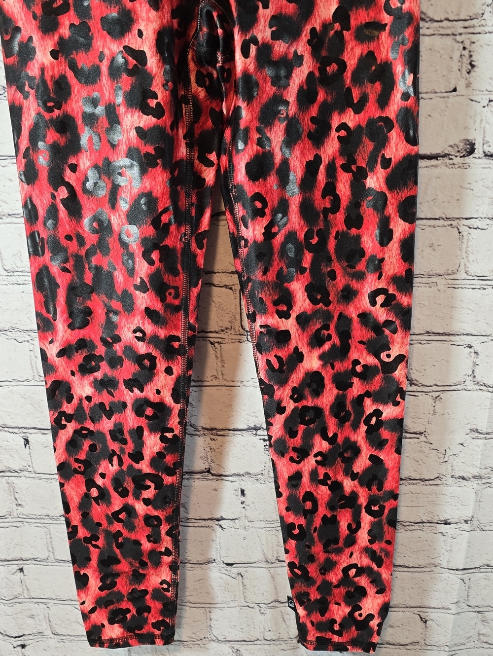 Terez Red, Black and Pink Leopard Print Athletic Leggings Size M EUC - Picture 5 of 9